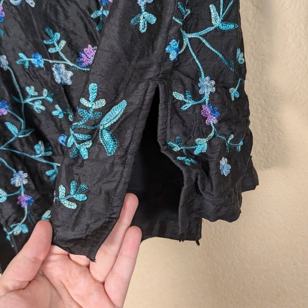 Laura Ashley Black Floral Silk Jacket Lined Embroidered Button Down sz M Cottage - Picture 7 of 8